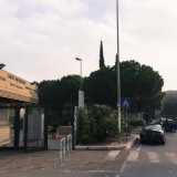 Via Salvemini sfocia su via Orabona, l� dove sorge l�entrata della grande zona dedicata al Politecnico e al Campus Universitario. Si tratta di un�area sulla quale si dal 1951 hanno cominciato a sorgere edifici dedicati alle varie facolt�, la prima delle quali fu quella di Agraria